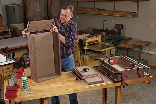 Assembling two drawers for a sideboard