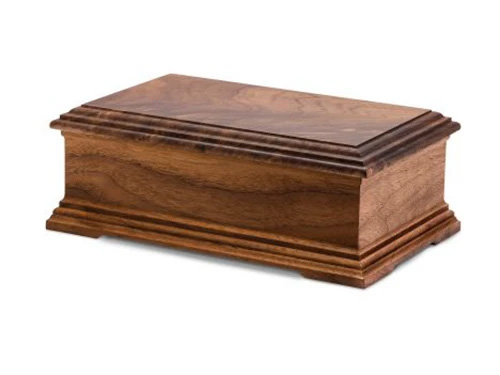 Music or jewelry box made from a kit