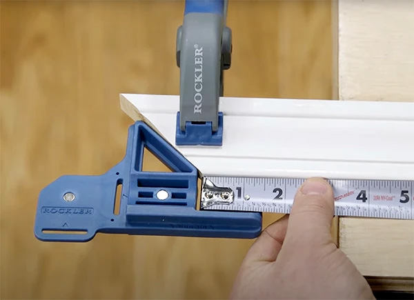 Using trim gauge to measure trim molding