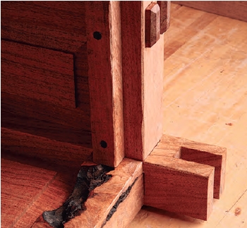 Joint assembly on mesquite bench