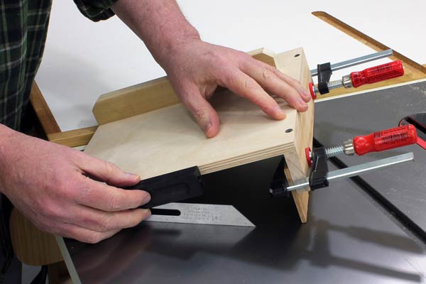 Adjusting the angle of drilling on drilling jig