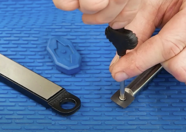 sharpening a carbide cutter woodturning tool