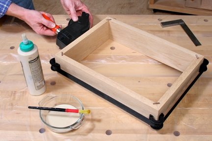 Clamping frame with spline joints during glue-up