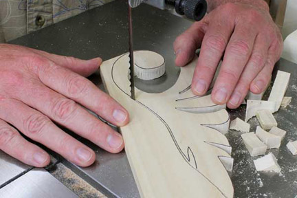 Making cut down the length of leaf pattern