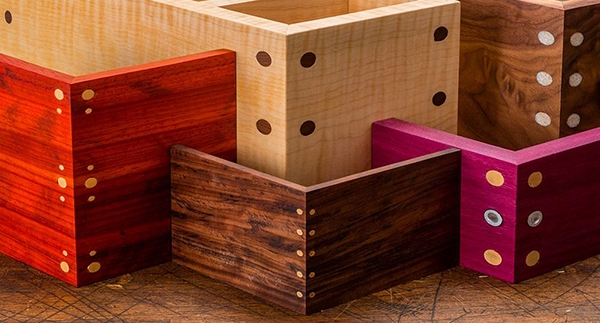 boxes featuring corner key dowels
