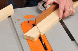 Using a table saw to make miter joint cuts