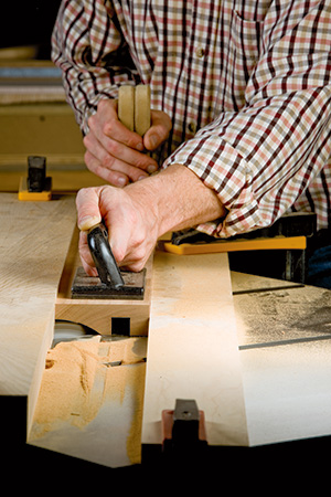 Using table saw to size picture frame blanks