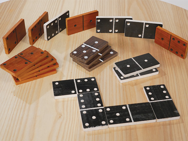 Domino game created with a CNC machine