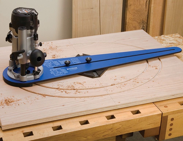 ellipse and circle cutting jig with router attached
