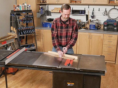 Guiding a lumber cut using a miter gauge