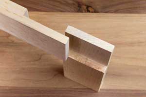 Close up and top view of a half lap rabbet joint