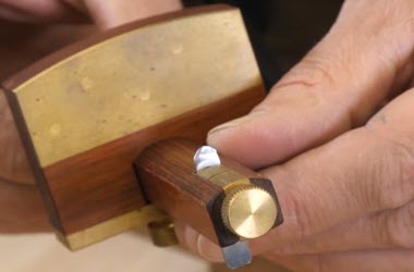 Setting a mortising pin