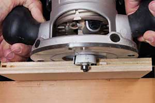 Using a piloted router bit to make a rabbet cut
