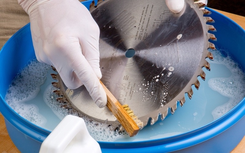 blade cleaning