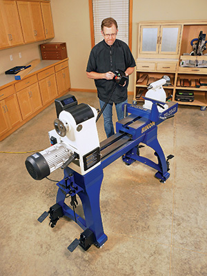 Using controller to adjust extendable lathe bed
