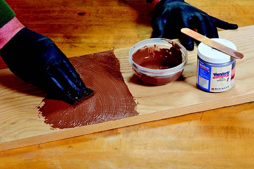 Adding Wundefil pore filler to lumber