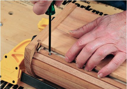 Attaching the tambour sheet to the drawer