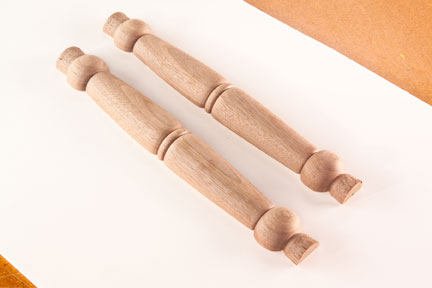 Displaying the two halves of a turning split with a glue joint