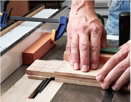 Guiding cut for coffee table tenons