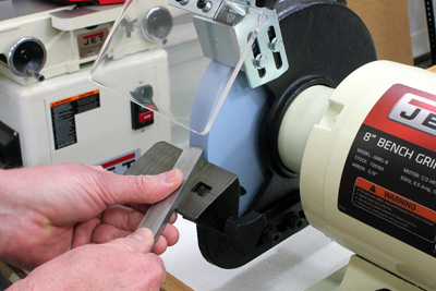 Sharpening woodturning tools on a bench grinder