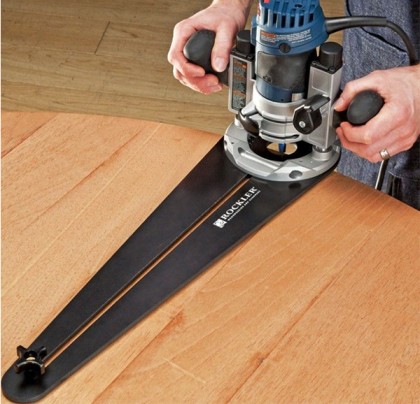 Cutting round edges with a circle cutting jig