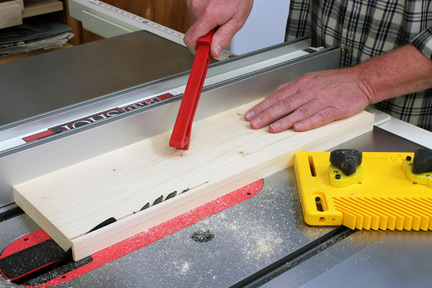 Using push stick to guide thin cut